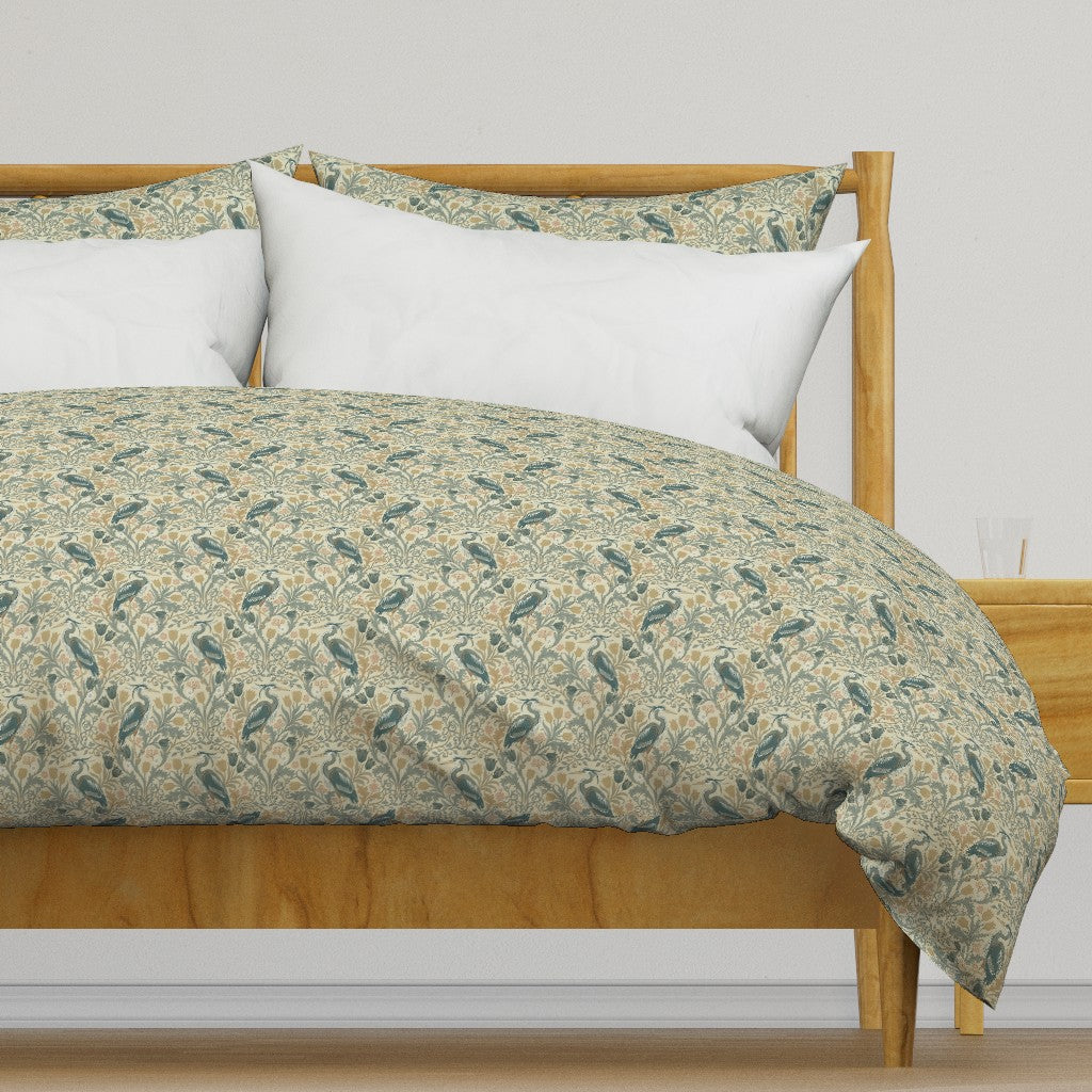 Heron with tulips and botanical vines in William Morris-Inspired style Duvet Cover — Small Scale — cream